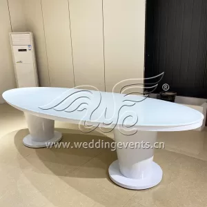 Oval Wedding Table