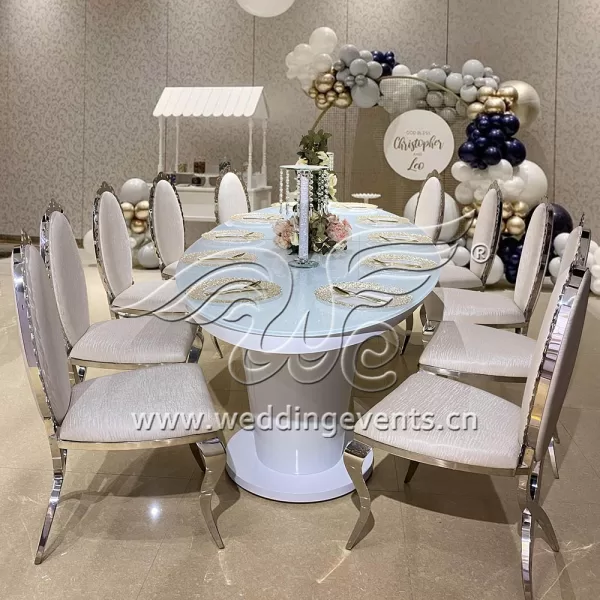 Oval Wedding Table