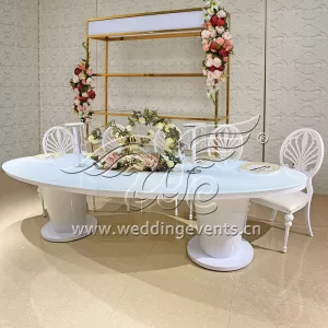 Oval Wedding Table