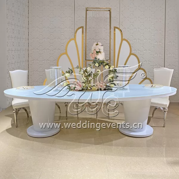 Oval Wedding Table