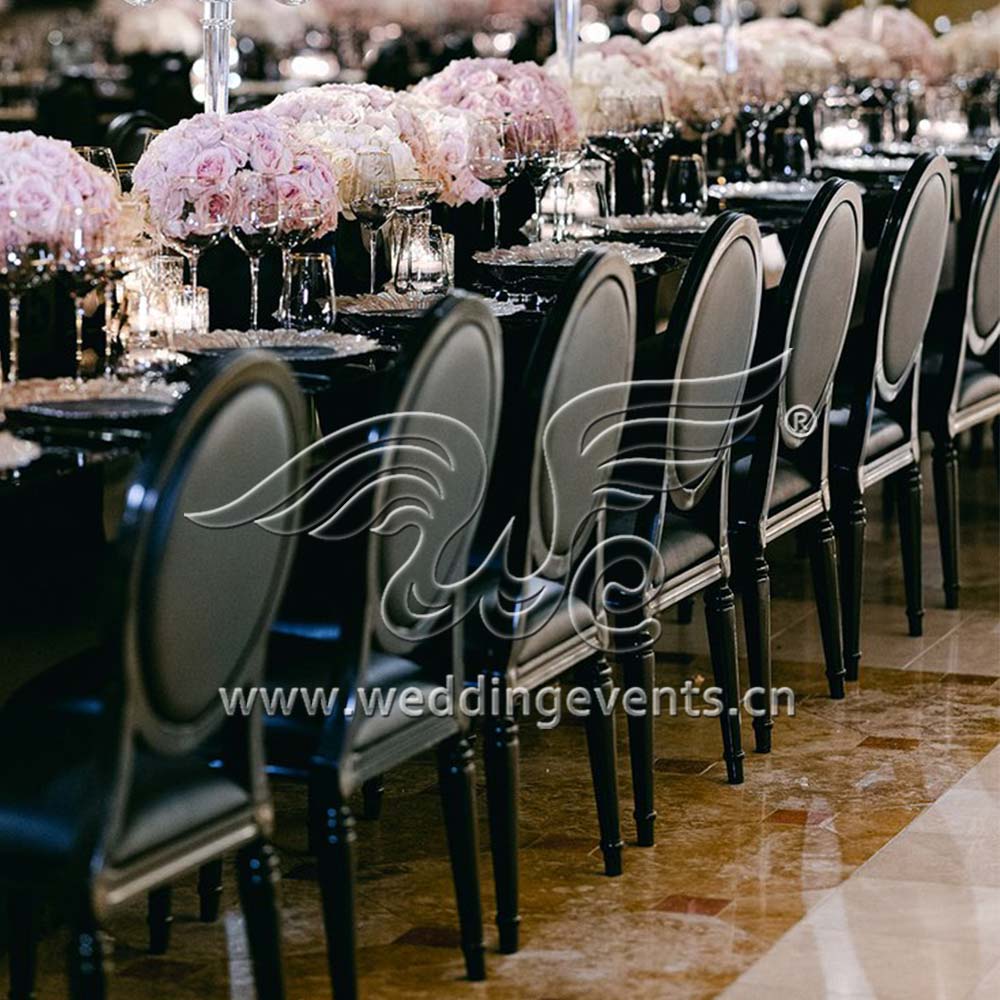 How to Use Black in Your Wedding Styling