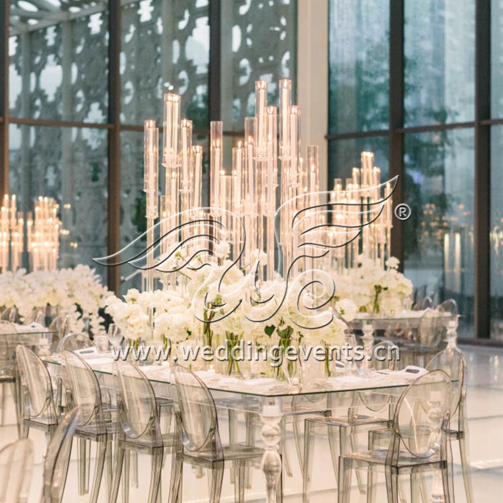 Illuminate Your Table Centerpieces with Candles