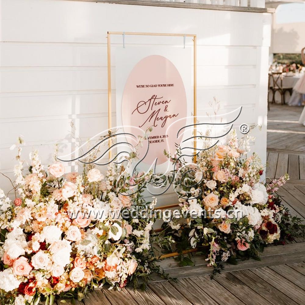 How Big Should a Wedding Welcome Sign Be